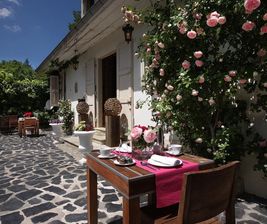 Les Saints Peres Otel Montagnole Dış mekan fotoğraf