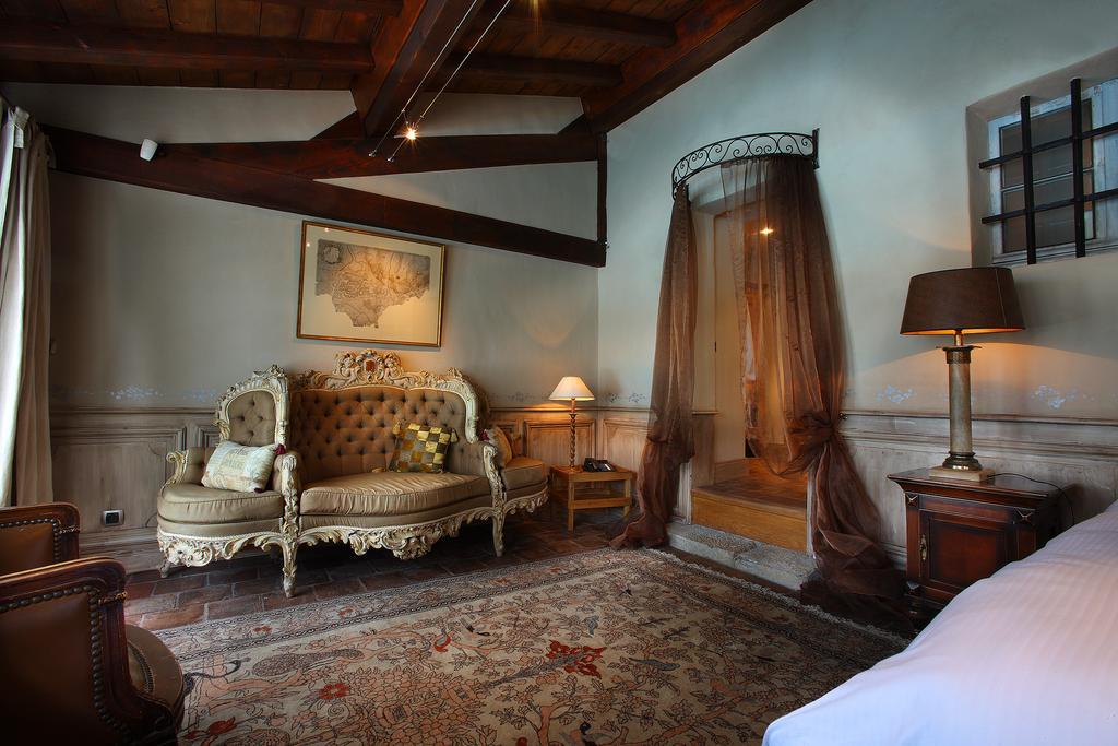 Les Saints Peres Otel Montagnole Dış mekan fotoğraf