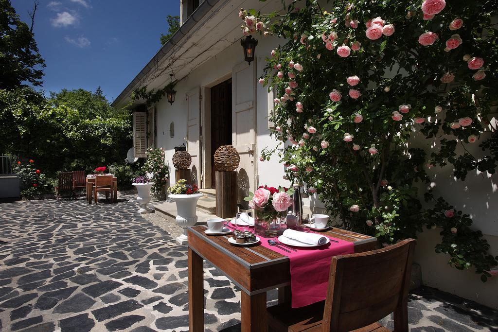 Les Saints Peres Otel Montagnole Dış mekan fotoğraf