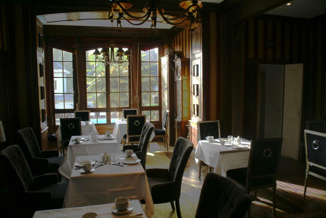 Les Saints Peres Otel Montagnole Dış mekan fotoğraf